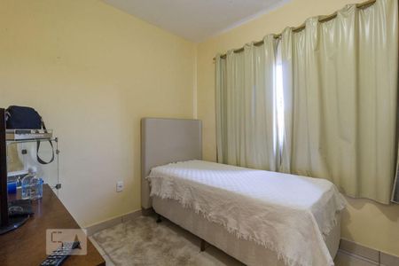 quarto 2 de casa para alugar com 3 quartos, 120m² em Jaqueline, Belo Horizonte