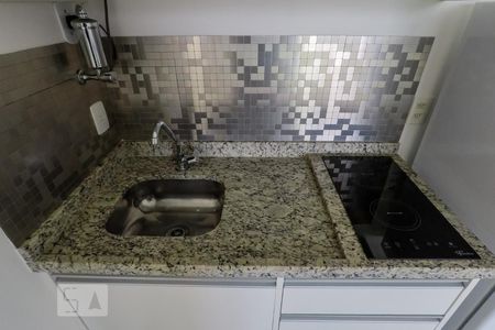 Cozinha de kitnet/studio para alugar com 1 quarto, 25m² em Aclimação, São Paulo