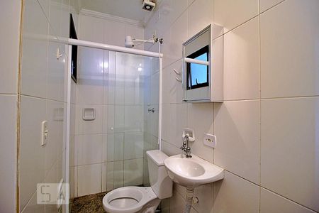 Banheiro de kitnet/studio para alugar com 1 quarto, 20m² em Vila São Pedro, Santo André