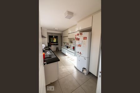 Cozinha de casa à venda com 3 quartos, 155m² em Jardim Ester, São Paulo