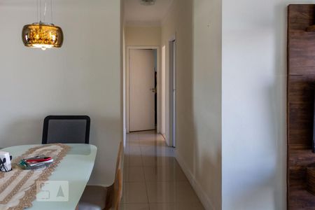 Sala de apartamento para alugar com 2 quartos, 59m² em Jardim Tupanci, Barueri