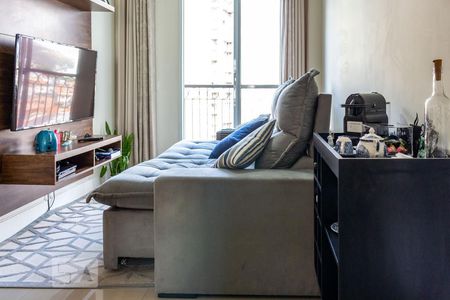 Sala de apartamento para alugar com 2 quartos, 59m² em Jardim Tupanci, Barueri