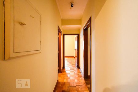 Corredor de apartamento para alugar com 3 quartos, 104m² em Bela Vista, São Paulo