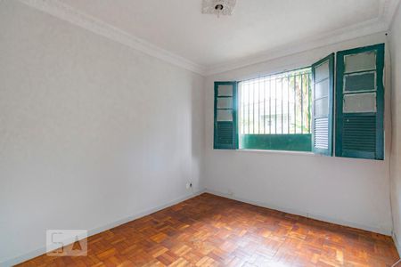 Quarto de apartamento para alugar com 2 quartos, 70m² em Sagrada Família, Belo Horizonte