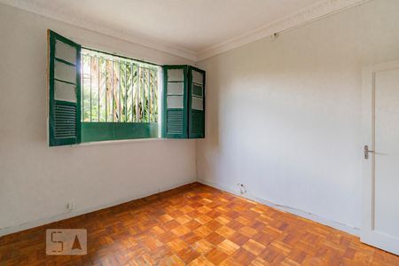 Quarto de apartamento para alugar com 2 quartos, 70m² em Sagrada Família, Belo Horizonte