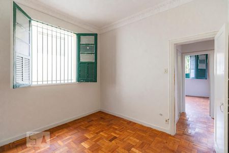 Quarto de apartamento para alugar com 2 quartos, 70m² em Sagrada Família, Belo Horizonte