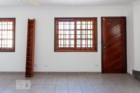 Sala de casa à venda com 3 quartos, 120m² em Jardim Ester Yolanda, São Paulo