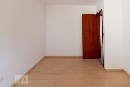 Quarto 2 de casa à venda com 3 quartos, 120m² em Jardim Ester Yolanda, São Paulo