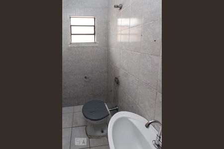 Banheiro de casa para alugar com 3 quartos, 125m² em Cidade Centenário, São Paulo