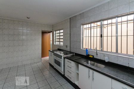 Cozinha de casa para alugar com 3 quartos, 125m² em Cidade Centenário, São Paulo