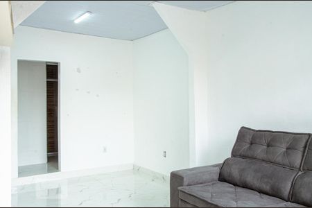 Sala/Quarto de casa para alugar com 1 quarto, 50m² em Vila Valqueire, Rio de Janeiro