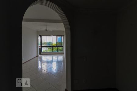 Detalhe hall de entrada de apartamento para alugar com 1 quarto, 75m² em Barra da Tijuca, Rio de Janeiro
