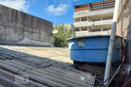 Casa à venda com 100m², 3 quartos e 1 vaga Casa à venda com 100m², 3 quartos e 1 vagaTelhado