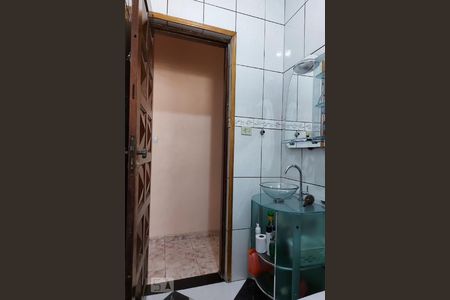 Casa à venda com 100m², 3 quartos e 1 vaga Casa à venda com 100m², 3 quartos e 1 vagaBanheiro