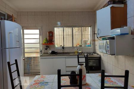 Casa à venda com 100m², 3 quartos e 1 vaga Casa à venda com 100m², 3 quartos e 1 vagaCozinha