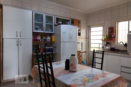 Casa à venda com 100m², 3 quartos e 1 vaga Casa à venda com 100m², 3 quartos e 1 vagaCozinha