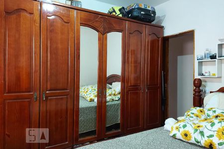 Casa à venda com 100m², 3 quartos e 1 vaga Casa à venda com 100m², 3 quartos e 1 vagaQuarto 1