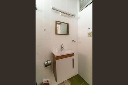 Banheiro - Armário de apartamento para alugar com 1 quarto, 74m² em Vila Buarque, São Paulo