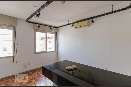 Sala de kitnet/studio para alugar com 1 quarto, 31m² em Protásio Alves, Porto Alegre