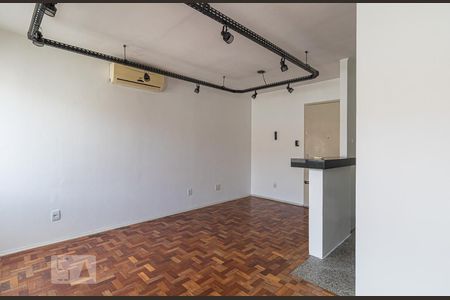 Sala de kitnet/studio para alugar com 1 quarto, 31m² em Protásio Alves, Porto Alegre