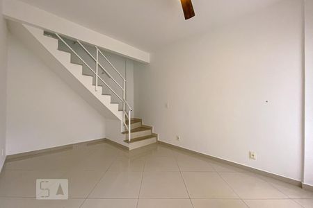 Sala de casa à venda com 2 quartos, 56m² em Irajá, Rio de Janeiro