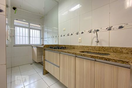 Cozinha de casa à venda com 2 quartos, 56m² em Irajá, Rio de Janeiro