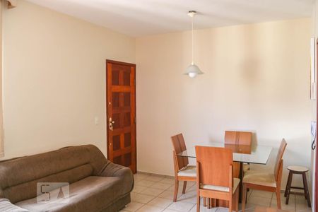 Sala de apartamento para alugar com 3 quartos, 70m² em Monsenhor Messias, Belo Horizonte
