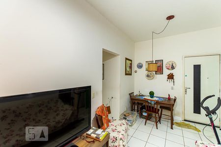 Apartamento à venda com 64m², 2 quartos e sem vagaSala