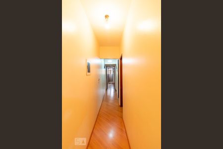 Corredor de casa à venda com 3 quartos, 102m² em Vila Laís, São Paulo