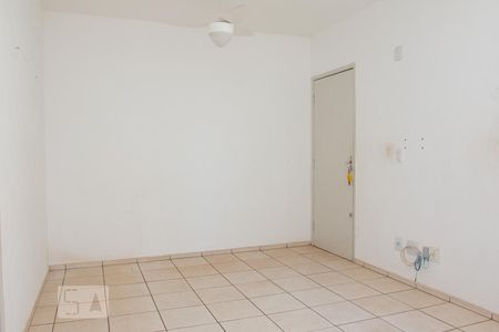 Sala de apartamento para alugar com 3 quartos, 82m² em Brasil, Uberlândia