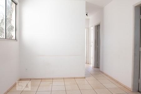 Sala de apartamento para alugar com 3 quartos, 82m² em Brasil, Uberlândia