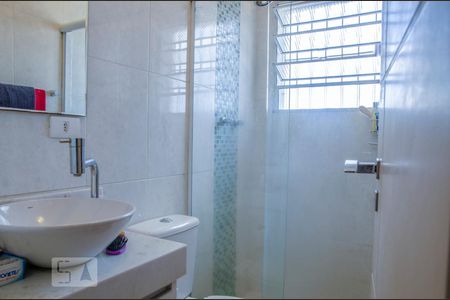 Banheiro da suíte de casa à venda com 3 quartos, 220m² em Vila Pereira Cerca, São Paulo