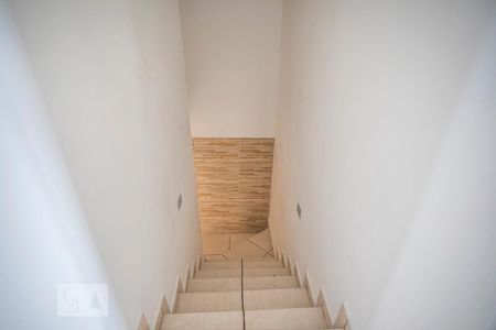 Escadas de apartamento para alugar com 2 quartos, 50m² em Americanópolis, São Paulo