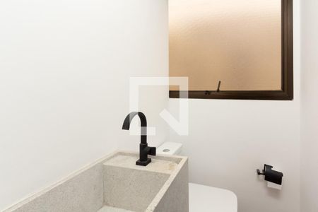 Lavabo de apartamento para alugar com 3 quartos, 206m² em Itaim Bibi, São Paulo