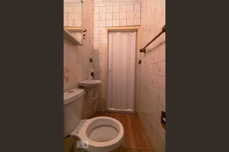 Banheiro de casa para alugar com 1 quarto, 70m² em Vila Carrao, São Paulo