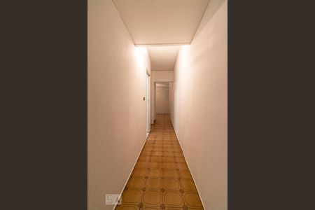 Corredor de casa para alugar com 1 quarto, 70m² em Vila Carrao, São Paulo