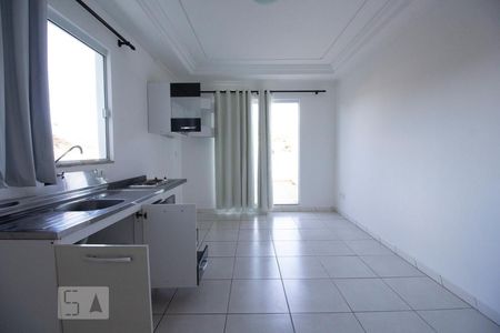 Sala e cozinha de kitnet/studio para alugar com 1 quarto, 55m² em Carvoeira, Florianópolis