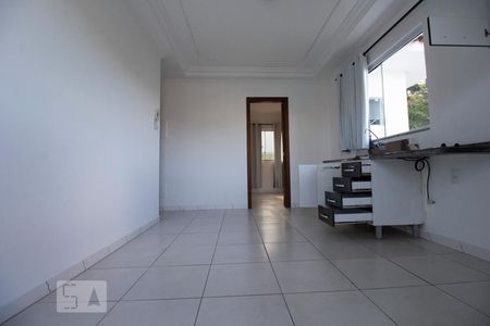 Sala e cozinha de kitnet/studio para alugar com 1 quarto, 55m² em Carvoeira, Florianópolis