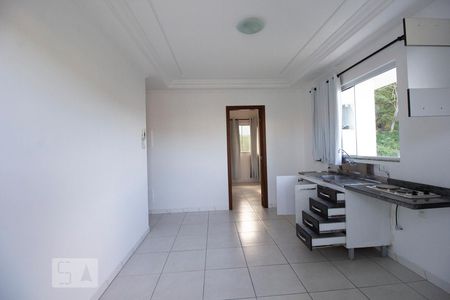 Sala e cozinha de kitnet/studio para alugar com 1 quarto, 55m² em Carvoeira, Florianópolis