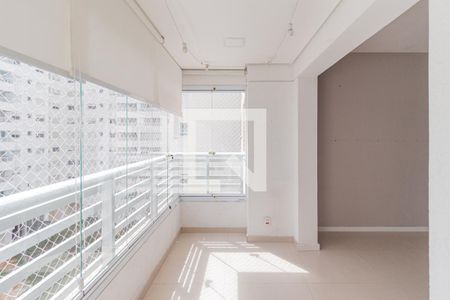 Apartamento para alugar com 69m², 2 quartos e 1 vaga Apartamento para alugar com 69m², 2 quartos e 1 vagaSacada