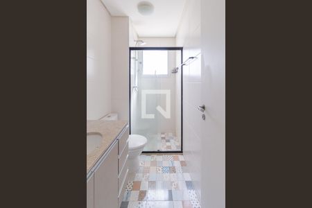 Apartamento para alugar com 69m², 2 quartos e 1 vaga Apartamento para alugar com 69m², 2 quartos e 1 vagaBanheiro da suíte