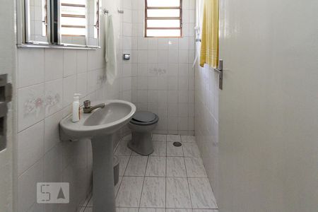 Banheiro de casa à venda com 2 quartos, 200m² em Chácara Mafalda, São Paulo