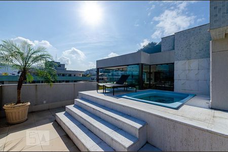 Piscina de apartamento à venda com 3 quartos, 245m² em Charitas, Niterói