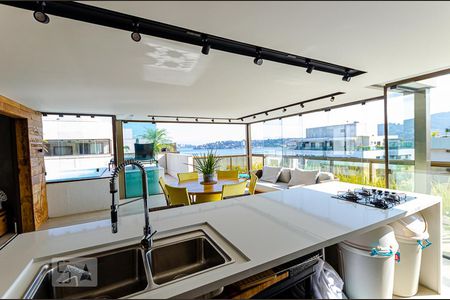 Varanda gourmet de apartamento à venda com 3 quartos, 245m² em Charitas, Niterói