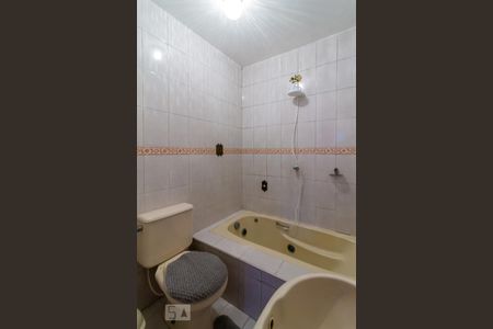 Banheiro da Suíte de casa à venda com 2 quartos, 127m² em Jardim Santa Mena, Guarulhos