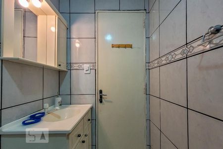 Banheiro de apartamento para alugar com 1 quarto, 43m² em Jardim Botânico, Porto Alegre