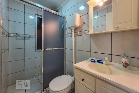 Banheiro de apartamento para alugar com 1 quarto, 43m² em Jardim Botânico, Porto Alegre