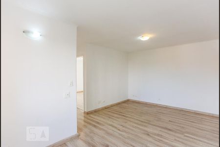 Sala de Estar de apartamento à venda com 2 quartos, 62m² em Jardim Ester, São Paulo