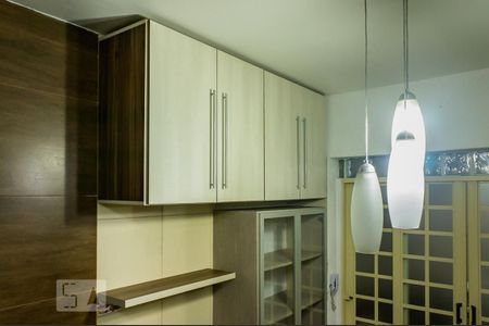 Sala de apartamento à venda com 1 quarto, 42m² em Petrópolis, Porto Alegre