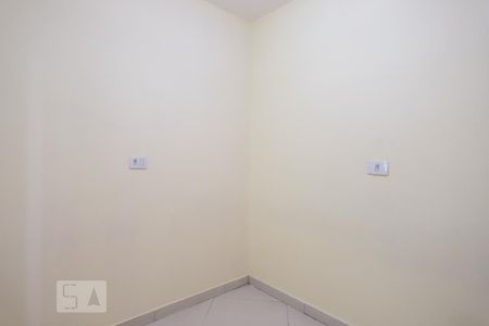 Quarto 2 de casa para alugar com 2 quartos, 80m² em Vila Cavaton, São Paulo